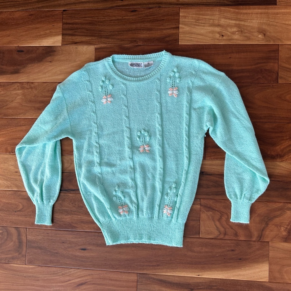 Vintage Embroidered Women's Sweater size Medium